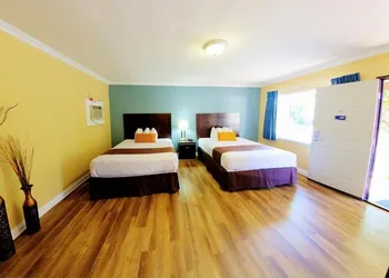 Palm Tropics Motel hotel thumbnail 6