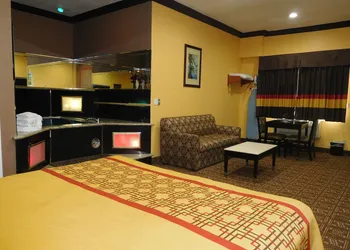 Diamond Inn hotel thumbnail 5