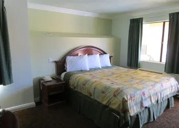 Azusa INN Motel hotel thumbnail 7