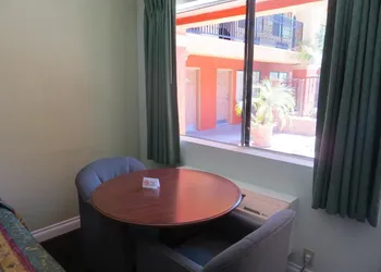 Azusa INN Motel hotel thumbnail 8