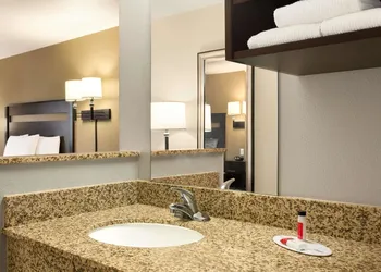 Travelodge by Wyndham Santa Teresa hotel thumbnail 8