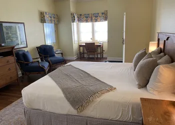 Elm House Inn hotel thumbnail 4