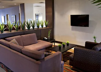 Holiday Inn Express Pembroke by IHG hotel thumbnail 2