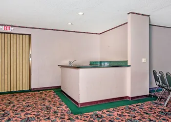 Days Inn by Wyndham Novato/San Francisco hotel thumbnail 4
