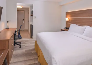 Holiday Inn Express Palm-Desert by IHG hotel thumbnail 2