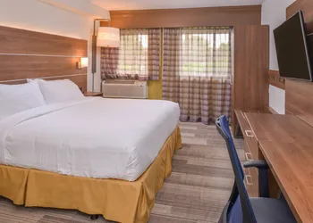 Holiday Inn Express Palm-Desert by IHG hotel thumbnail 3