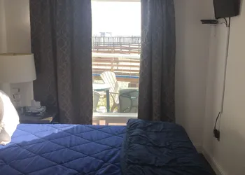 Dolphin Cove Motel hotel thumbnail 3