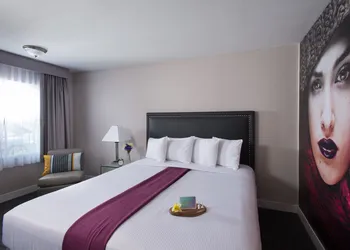 Hotel Iris - San Diego hotel thumbnail 5