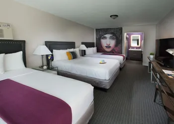 Hotel Iris - San Diego hotel thumbnail 6