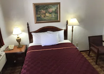 Economy Inn hotel thumbnail 3