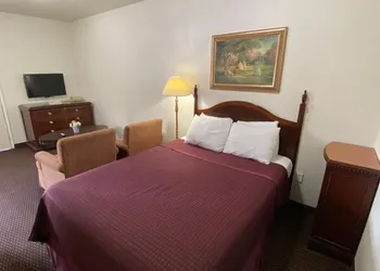 Economy Inn hotel thumbnail 7