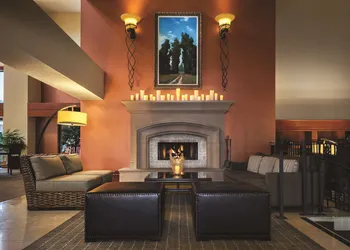 DoubleTree by Hilton Sonoma - Wine Country hotel thumbnail 2