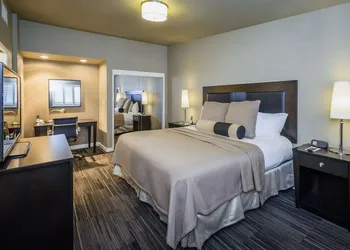 Lions Gate Hotel hotel thumbnail 6