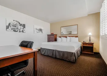 Lions Gate Hotel hotel thumbnail 8