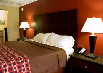 Polynesian Inn hotel thumbnail 2