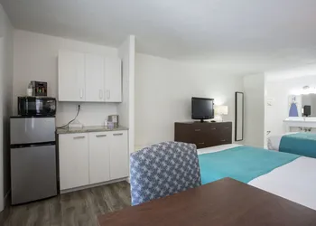 Regency Inn & Suites hotel thumbnail 4