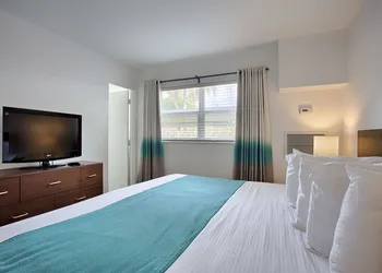 Regency Inn & Suites hotel thumbnail 8