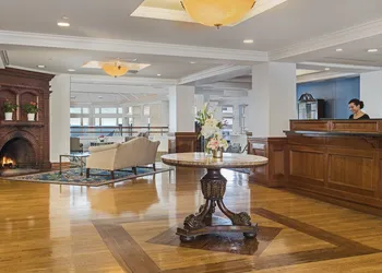 Water's Edge Resort & Spa hotel thumbnail 2