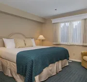 Water's Edge Resort & Spa hotel detail image 3