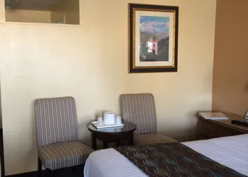 Oasis Inn & Suites hotel thumbnail 5