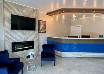SureStay Hotel by Best Western Santa Cruz hotel thumbnail 2