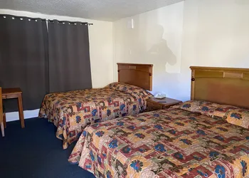 Golden Hills Motel hotel thumbnail 5