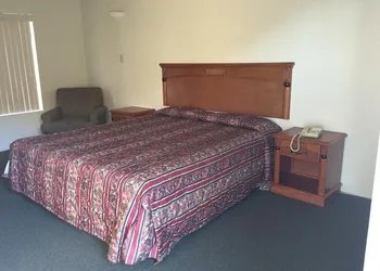 Golden Hills Motel hotel thumbnail 7