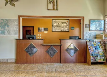 Super 8 by Wyndham Alamosa hotel thumbnail 2