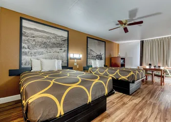 Super 8 by Wyndham Alamosa hotel thumbnail 5