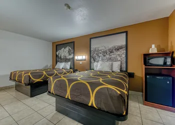 Super 8 by Wyndham Alamosa hotel thumbnail 6