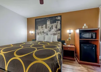 Super 8 by Wyndham Alamosa hotel thumbnail 8