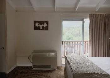 Alpine Trail Ridge Inn hotel thumbnail 5