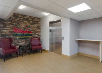 Red Roof Inn San Antonio - Seaworld/ Northwest hotel thumbnail 2