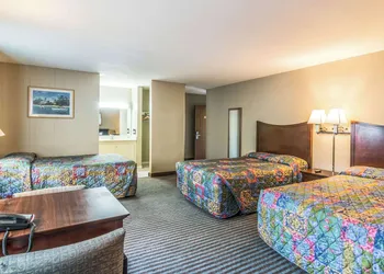 Rodeway Inn Regalodge hotel thumbnail 5