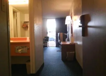 American Motel hotel thumbnail 6