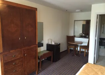 Branford Motel hotel thumbnail 6