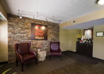 Red Roof Inn PLUS+ Wilmington - Newark hotel thumbnail 4
