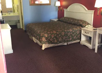 Relax Inn hotel thumbnail 6