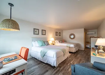 Ocean Glass Inn hotel thumbnail 8