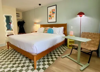 Gainesville Lodge hotel thumbnail 3
