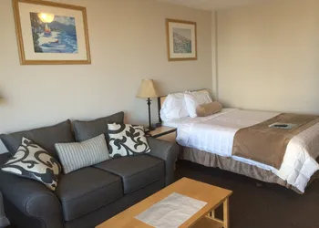Cove Motel Oceanfront hotel thumbnail 3