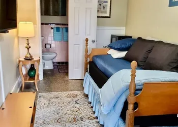 Shamrock Cove Inn hotel thumbnail 3