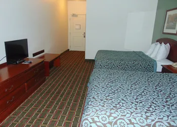 Days Inn by Wyndham Pentwater hotel thumbnail 5