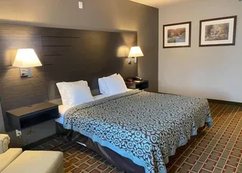Days Inn by Wyndham Pentwater hotel thumbnail 6