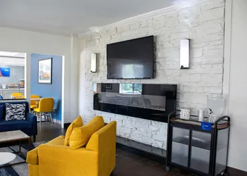Comfort Inn & Suites Coralville - Iowa City near Iowa River Landing hotel thumbnail 4