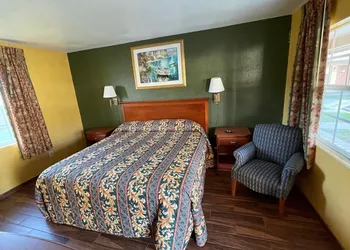 Shangri La Motel Ocala near Hwy 301 hotel thumbnail 3