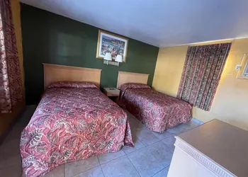 Shangri La Motel Ocala near Hwy 301 hotel thumbnail 8
