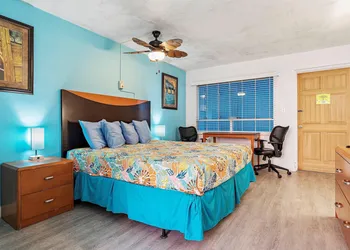 Malibu Resort Motel hotel thumbnail 5