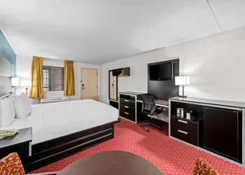 Clarion Inn Branson hotel thumbnail 8