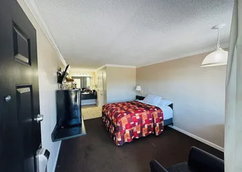 Oak Grove Inn hotel thumbnail 8